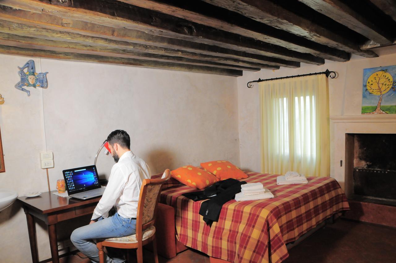 Hotel La Corte Correzzola Екстериор снимка
