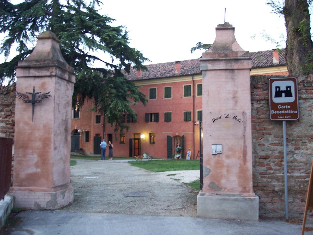 Hotel La Corte Correzzola Стая снимка