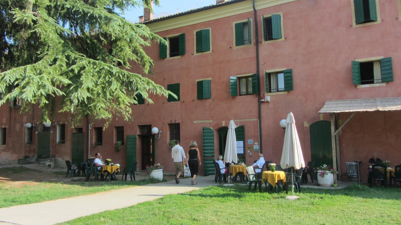 Hotel La Corte Correzzola Стая снимка