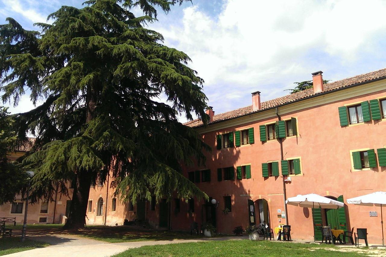 Hotel La Corte Correzzola Екстериор снимка