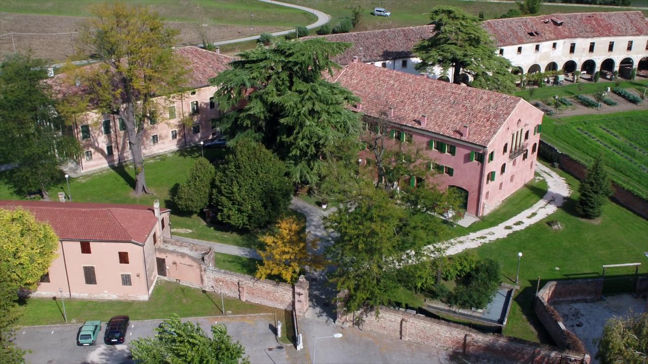 Hotel La Corte Correzzola Екстериор снимка